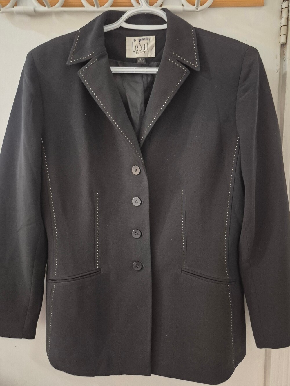 Le Suit Petite Black Stud-Trim Blazer